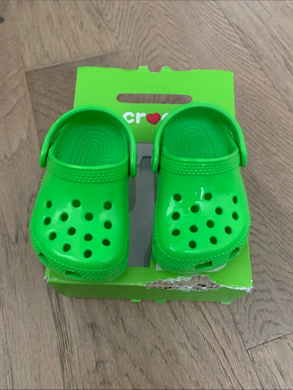 NWT CROCS Kids Neon Green Classic Clog with Heel Strap Size C2/3